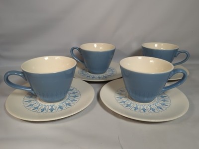 4 VTG MCM Homer Laughlin Richelieu Coffee Cups Saucers Blue Fleur de Lis Atomic