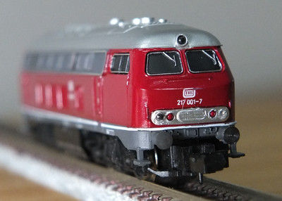 Arnold 0205 Spur N Diesellok der DB BR 217 in roter Lackierung