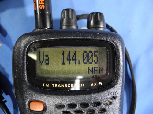 Yaesu VX-5R 50/144/430 MHz Heavy Duty FM Transceiver Triple Band Tested New Bat! - Picture 5 of 21