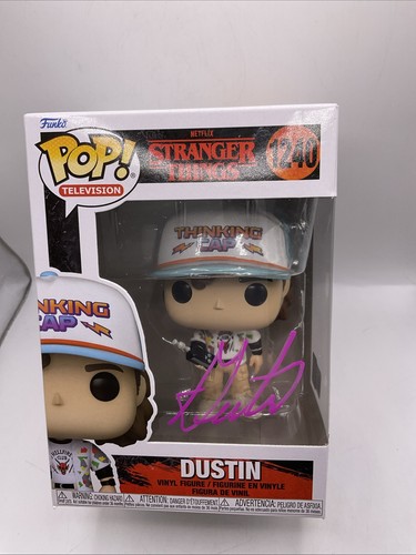 Funko Pop Stranger Things #1240 Dustin Signed by Gaten Matarazzo - Authenticated - Picture 1 of 14