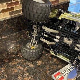 LEGO TECHNIC: 4x4 Off-Roader (8466)