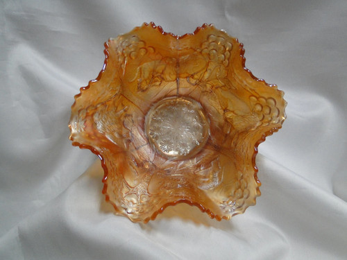 Fenton Marigold Carnival Glass: Crimped Bowl w/ Lions & Berries, 6 3/4" x 2 1/2" - Picture 2 of 8