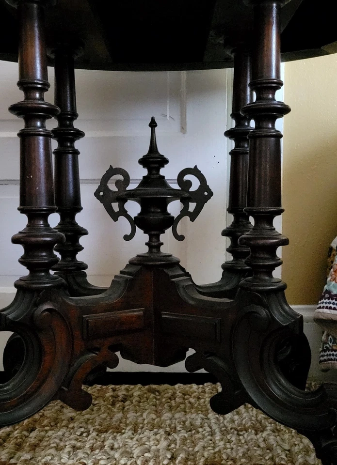 mesa de salón victoriana antigua Foto 3 de 4