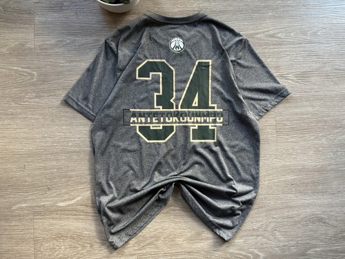Herren T-Shirt Giannis Antetokounmpo Milwaukee Bucks sportlich grau kurzarm - Bild 1 von 4