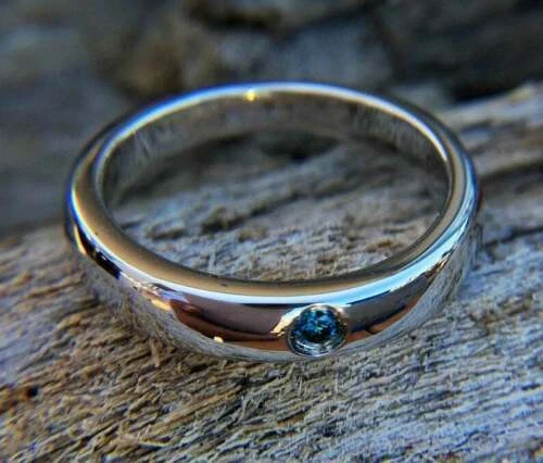 Acabado Rodio Claridad 1,20 ct. Anillo de diamantes azules tratados en plata de ley Foto 2 de 4