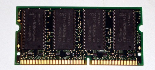256 MB 144-pin SO-DIMM SD-RAM PC-133 CL3 'Infineon HYS64V32220GDL-7.5-C2' - Picture 2 of 2