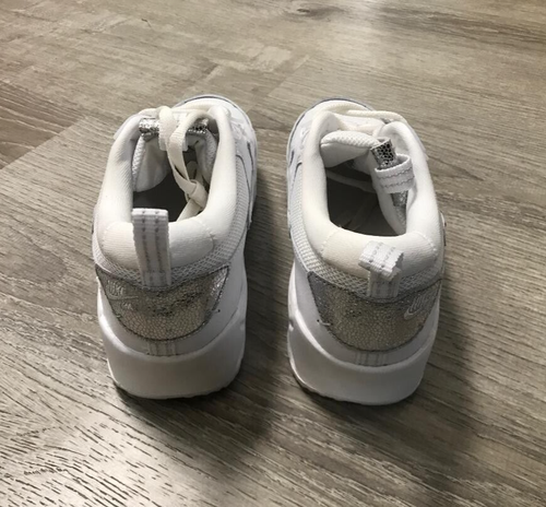 Neu mit Etikett Nike Air Max 90 Futura Damenschuhe weiß/Platin 6 NEU - Bild 3 von 5