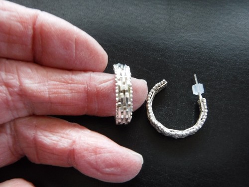 Mid Century Silver Hoop Abstract Earrings - Bild 5 von 5