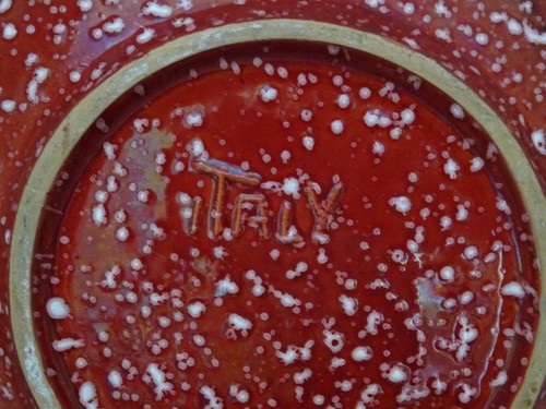 Unusual ITALY Red Textured Stoneware 8.5" Round Plate w/ Embossed Leaf Pattern - Picture 3 of 4