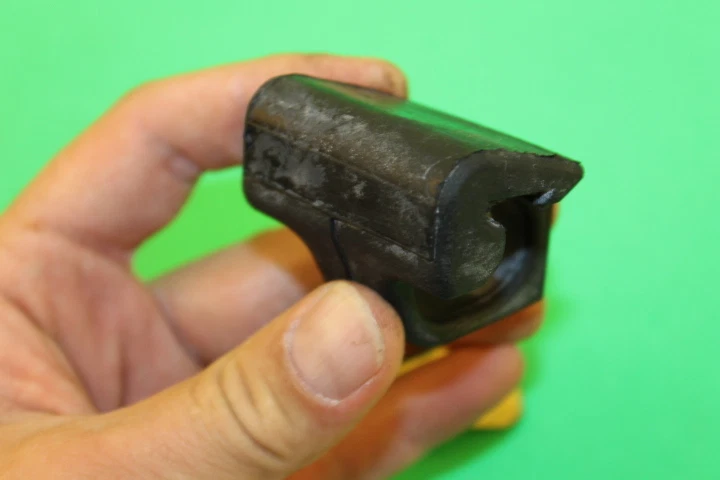 Kawasaki Seat Cover Rubber Plug for KZ1000A KZ1000B KZ900A KZ900B Z1 1973-1980 - Image 4 of 4