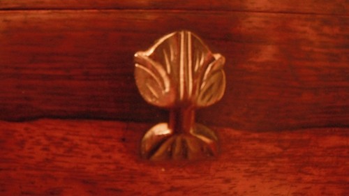 Elegant Early Victorian Bevel Top Sewing/Jewelers Box; No Key - Picture 7 of 12