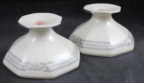 Lenox Cina Charleston Coppia di Basso Candelieri Ottime Condizioni Lenox Cina Charleston Coppia di Basso Candelieri Ottime Condizioni