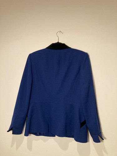 Vintage JONES NEW YORK size 8 Skirt Suit Set 100% Wool with Velvet Detailing - Picture 13 of 21