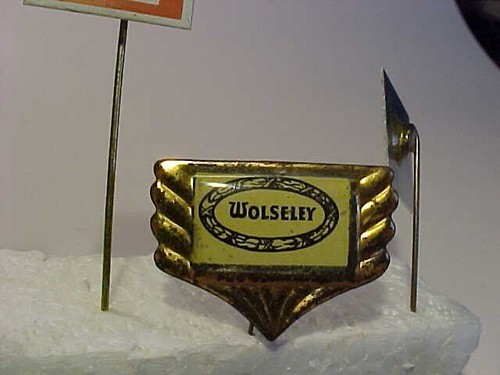 LOTTO 4 spille in metallo con logo Wolseley anni sessanta - Foto 4 di 5