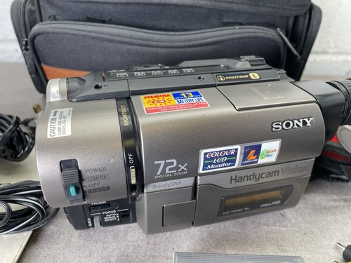 Sony CCD-TRV46E Hi8 Camcorder - Picture 5 of 24