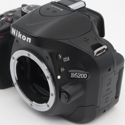超美品 NIKON D5200 デジタル ショット枚数　11492枚 M707 超美品 NIKON D5200 デジタル ショット枚数 11492枚 M707 ニコン