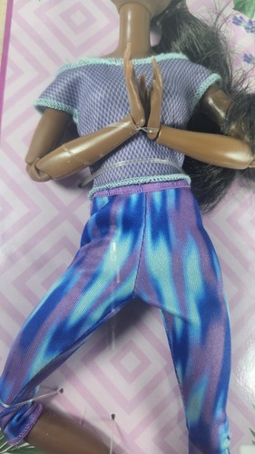 Barbie Made to Move Doll in Blue Yoga Pants GXF06 22 Flexible Joints NIB - Picture 6 of 24