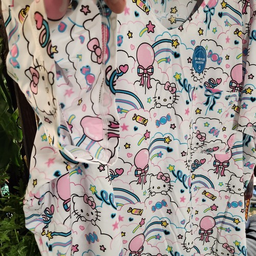 Hello Kitty Scrub Top Sz 4XL White Tooniforms  Shirt Medical Nursing New - Picture 10 of 10