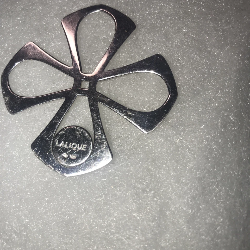 Cruz de cristal negro ósmosis de LALIQUE 925 de ley Foto 2 de 2