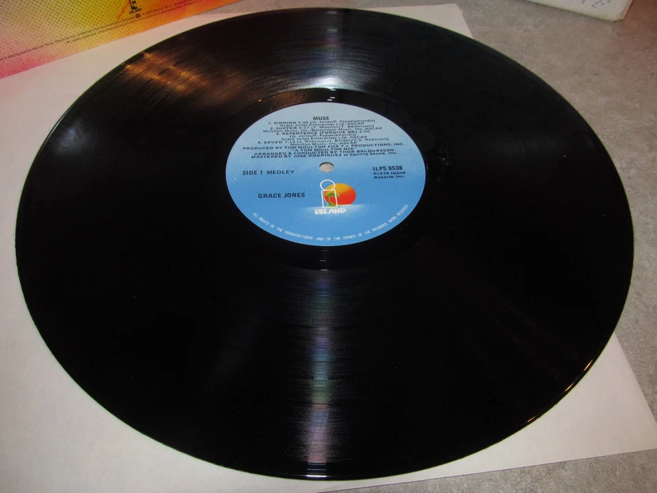 GRACE JONES 12" Vinyl Lp - MUSE (1979) FUNK-SOUL / ISLAND ILPS 9538 - NM! Foto 4 de 4