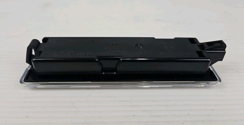 2011-2018 PORSCHE CAYENNE REAR OVERHEAD HEADLINER INTERIOR DOME LIGHT LAMP OEM - Image 2 of 3