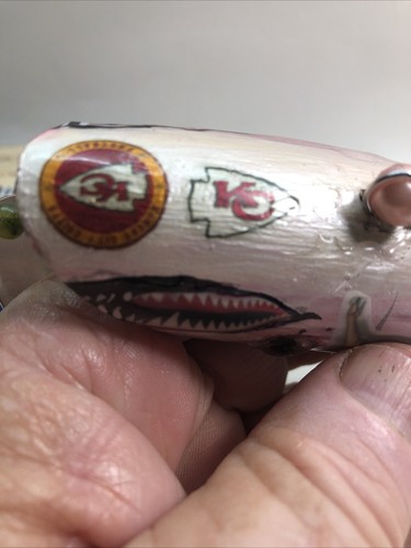 Bomber Style Fishing Lure Hand Painted By Gary Clark, Plug Kansas City Chiefs - Picture 6 of 16