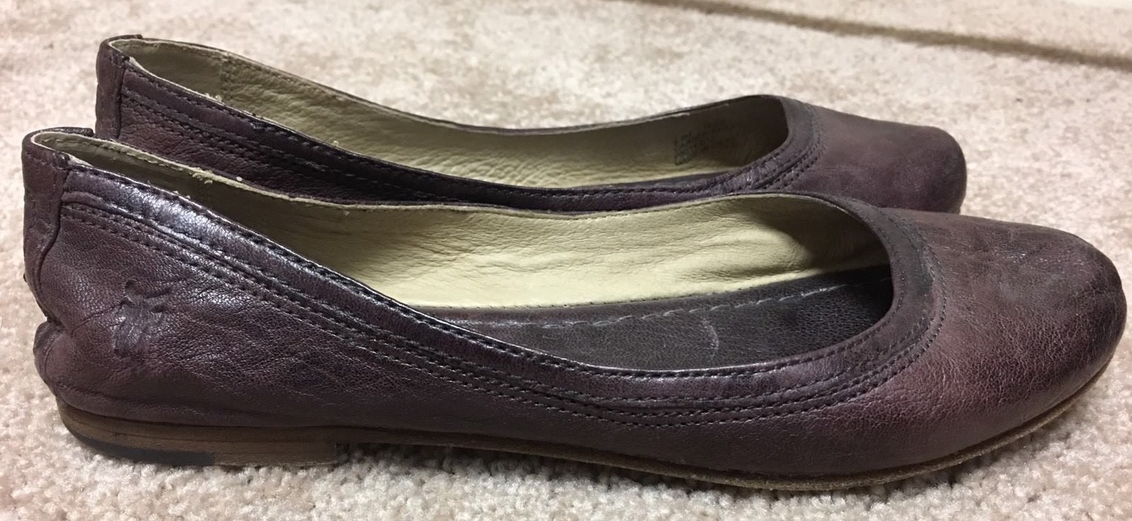 Frye Carson Ballet Flat Plum Damenschuhe Slip On Leder Sz 6.5 Frye Carson Ballet Flat Plum Damenschuhe Slip On Leder Sz 6.5
