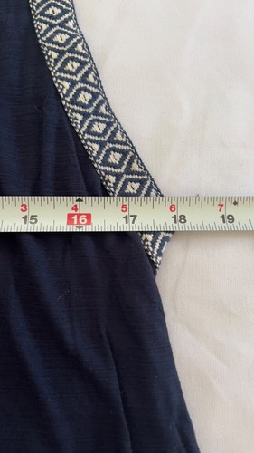 W5 navy sleeveless top Large EUC - Picture 4 of 5