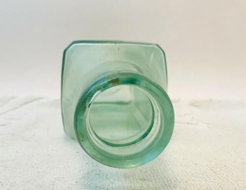 Botella de crema de leche de fruta de vidrio verde pálido antigua en relieve 7875 - Imagen 6 de 8