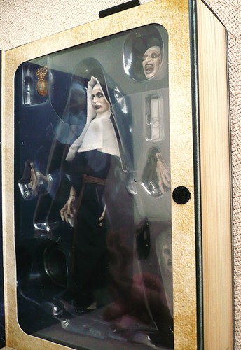 NECA THE NUN VALAK - Conjuring Universe 7" Action Figure - NEW & SEALED! - Picture 10 of 10