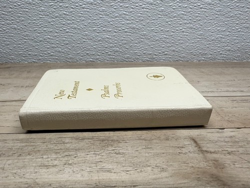 Vtg 1968 New Testament Psalms Proverbs Mini Pocket Book - Picture 3 of 17