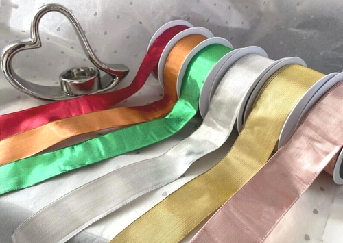 Berisfords LUSTRE metallic Christmas - 6 shades & 3 widths - Wire Edge Ribbon - Picture 2 of 16