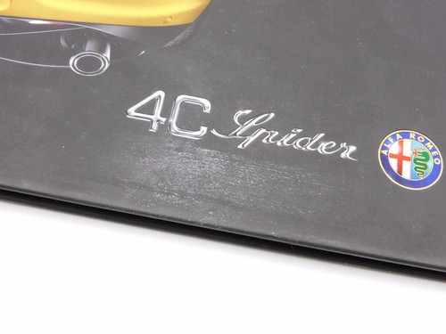 Alfa Romeo 4C Spider Brochure book publication car book - Picture 8 of 8