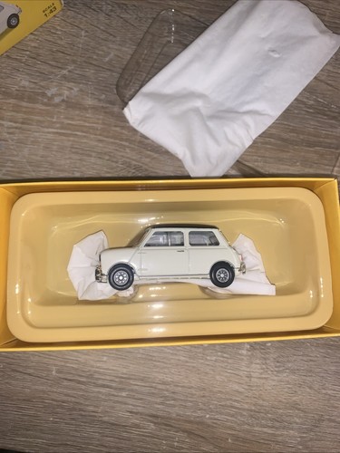 Vanguards Limited Edition Mini Copper 304/5000 Die-cast Collectible - Picture 7 of 10