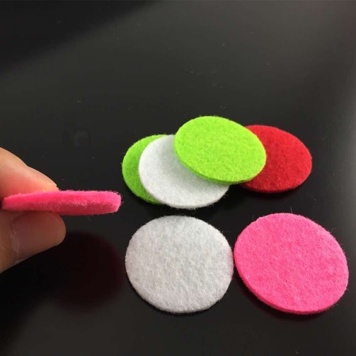 Collana medaglione diffusore oli essenziali aromaterapia colorati ricarica pastiglie 20 pezzi - Foto 10 di 12