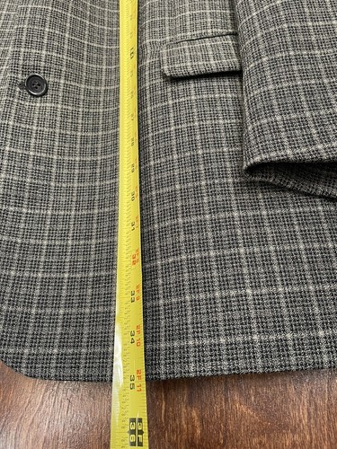 Classic Ungaro Paris  Mens Gray Plaid Wool Mens Blazer Sz 44 X  Two Buttons - Picture 8 of 12