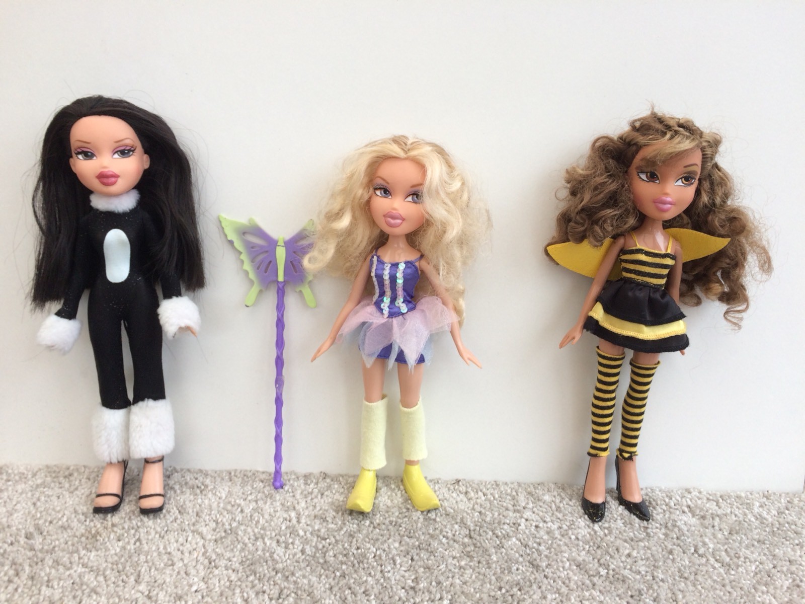 Bratz Costume Party 2007 Yasmin Bee Cloe Fairy & Jade Cat Halloween Fancy Dress Bratz Costume Party 2007 Yasmin Bee Cloe Fairy & Jade Cat Halloween Fancy Dress
