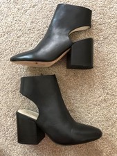 Bettye Muller “nominee” Style Black Leather Bootie Size 8m