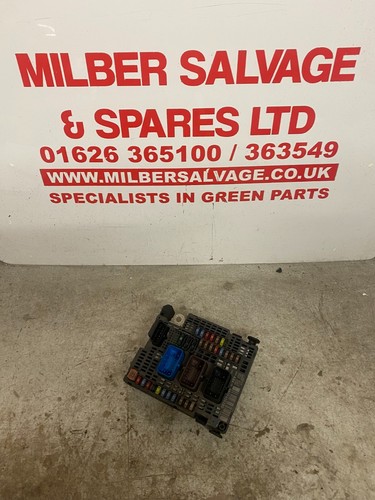PEUGEOT CITROEN 9807428280 MOTORRAUM SIEMENS BSI EINHEIT SICHERUNGSKASTEN