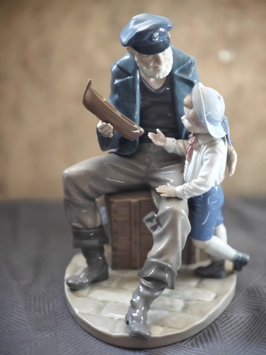 Figura de Porcelana Lladró - Abuelo y Nieto Compartiendo un Momento Especial - Imagen 10 de 10
