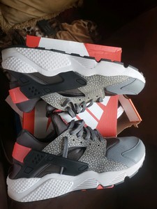 Détails sur Nike Huarache 14 13 12 NMD Air Max 1 JORDAN I XI III Foams X Lebron IV Kobe Lot, afficher le titre d\u0027origine