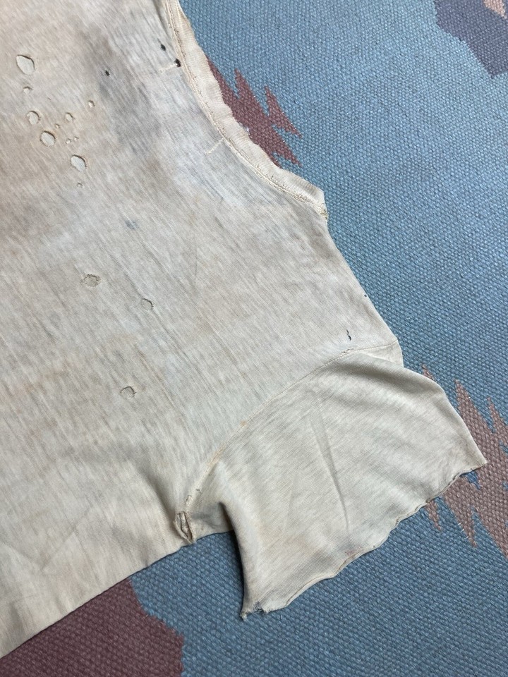 Vintage 40s pocket t shirt blank white distressed thrashed soft thin