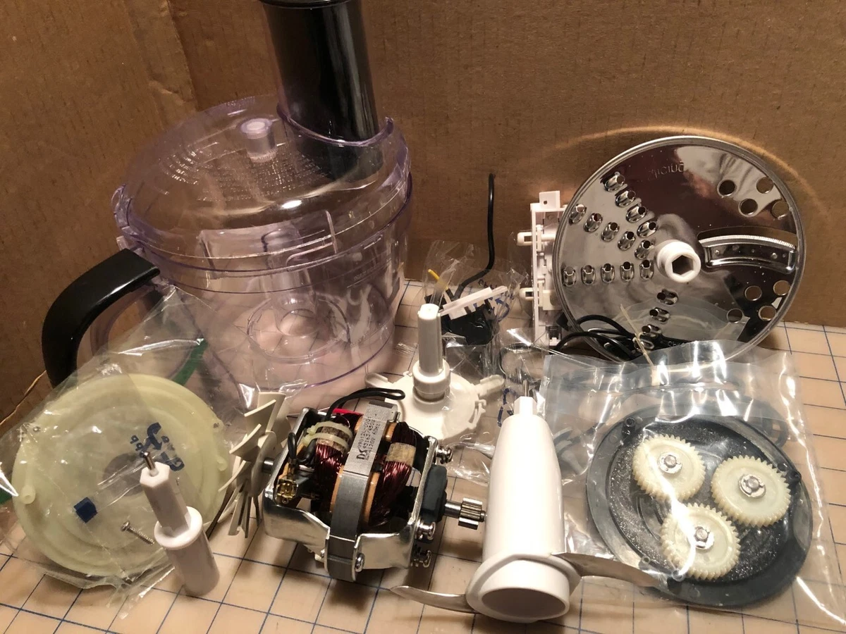 BLACK DECKER FP1700B 8 Cup Food Processor