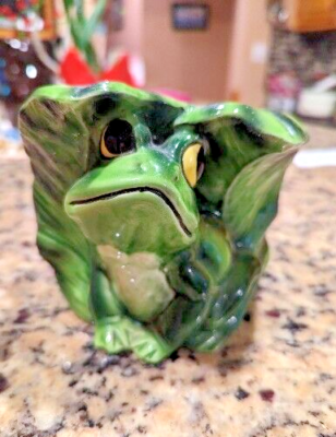 Vintage 1960's Midcentury Ceramic Big Eye Frog Cabbage Planter