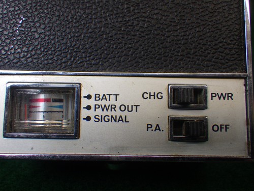 Vintage Midland handheld radio/walkie talkie 13-775B w/leather case,  untested - Afbeelding 4 van 18