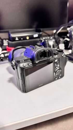 Sony Alpha A7 III 24.2MP With Lenses, Scree, Mic And Ronin Sc, Gopro And Mics - Picture 6 of 14