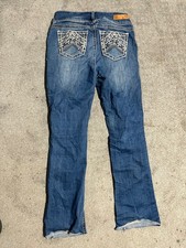 Wallflower Luscious Curvy Fit Women  s Bootcut Jeans Size 5 Raw Hem Distressed