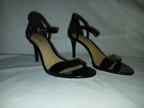 Michael Kors Womens Simone, Strap Sandal/Heels, Black Patent Leather, Size 6M - Picture 4 of 17