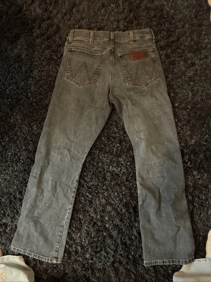 Pantalones de mezclilla para hombre Wrangler retro 30x30 corte bota relajado Foto 4 de 4