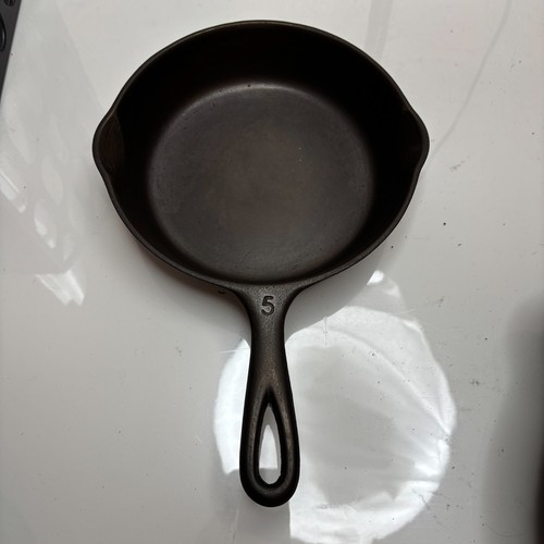 Vintage Wagner Ware Sidney -O- #5 Cast Iron Skillet 1055 B - Restored - Picture 2 of 6